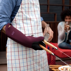 Arlo Oven Mitt